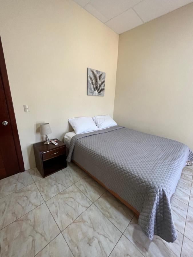 Apartahotel Casa Soleil Puerto Villamil Bilik gambar