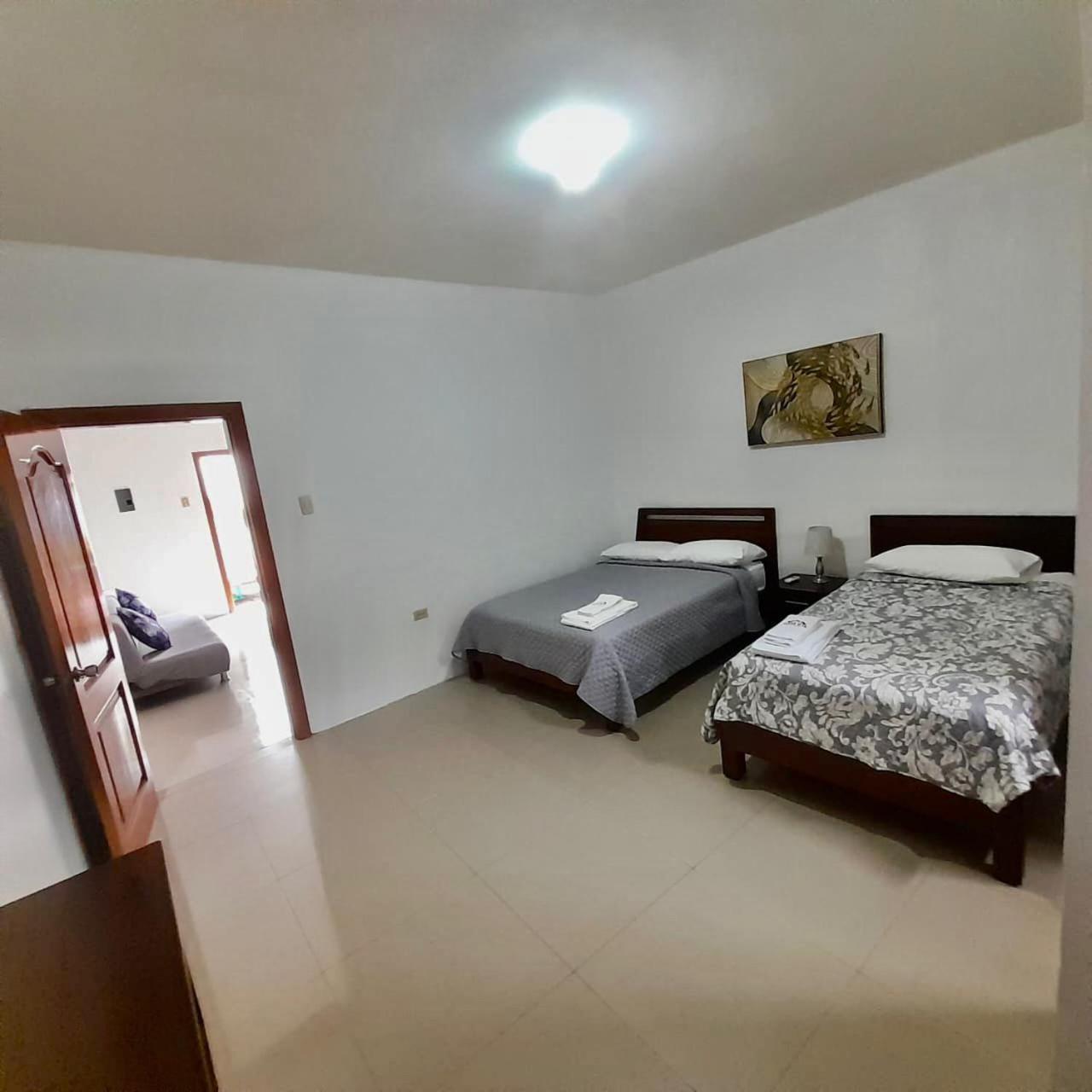 Apartahotel Casa Soleil Puerto Villamil Bilik gambar
