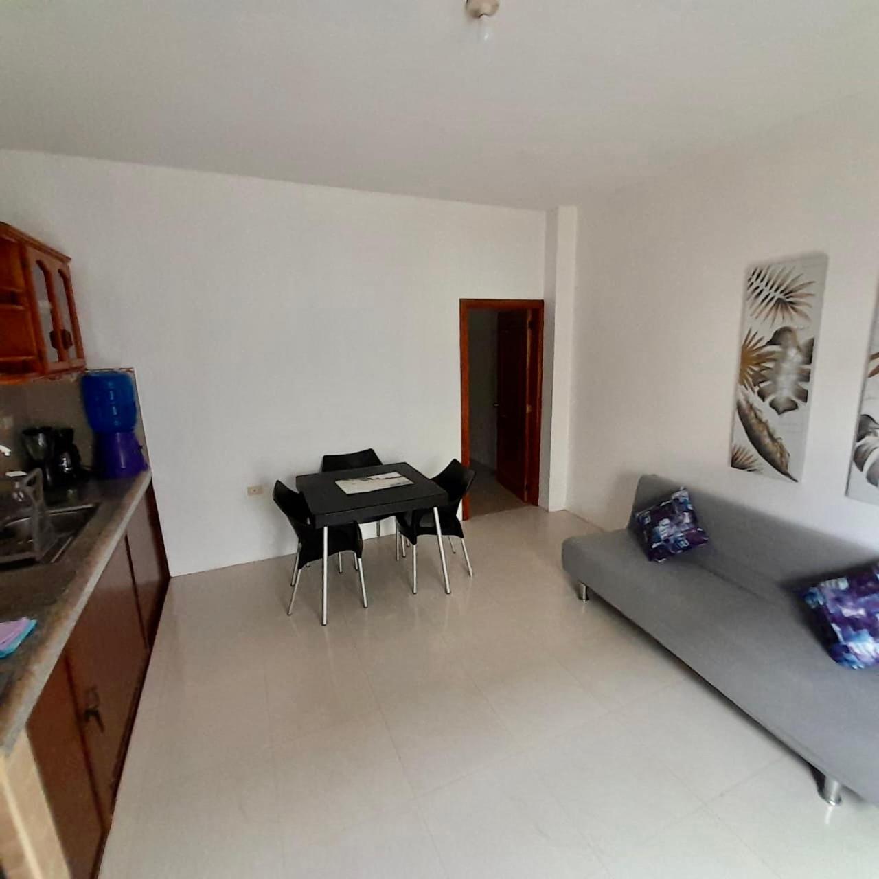 Apartahotel Casa Soleil Puerto Villamil Bilik gambar