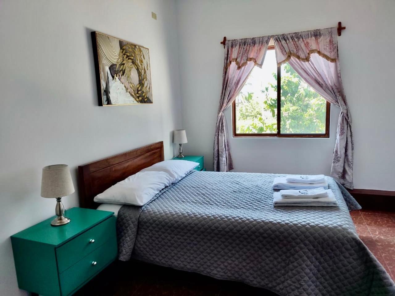 Apartahotel Casa Soleil Puerto Villamil Bilik gambar
